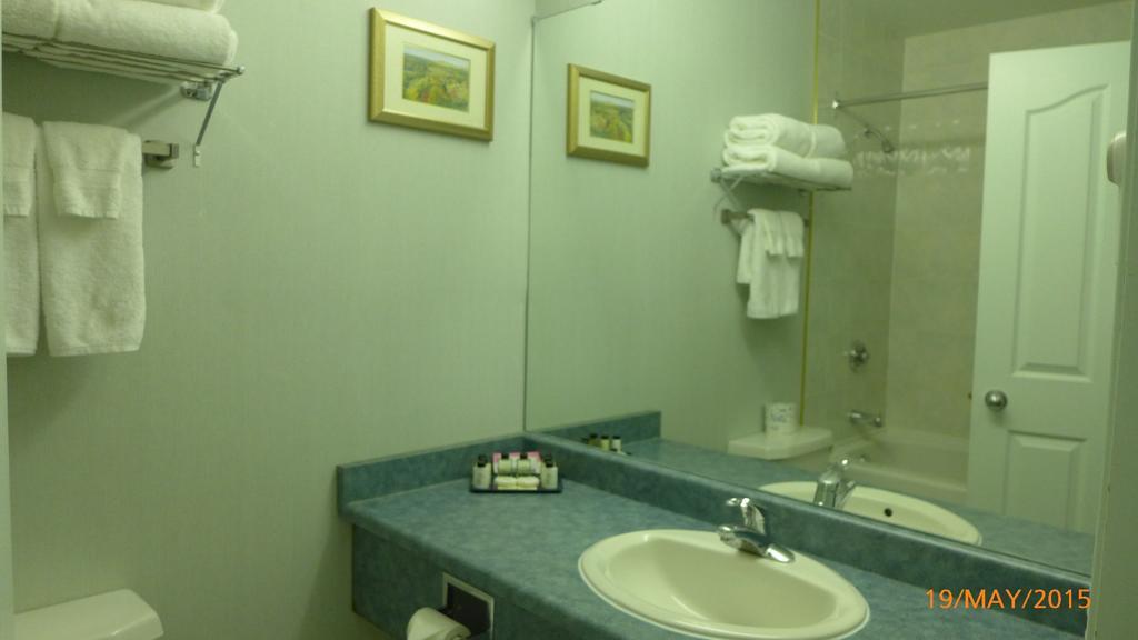 The Bridgeport Inn Fort Mcmurray Bilik gambar